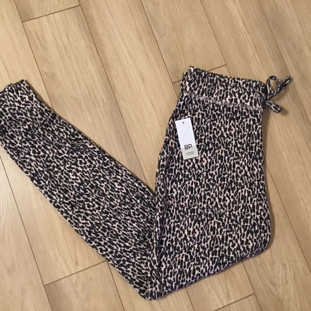 NWT. BP Brand Women’s Size XS Pajama Bottoms in Animal Print Knit